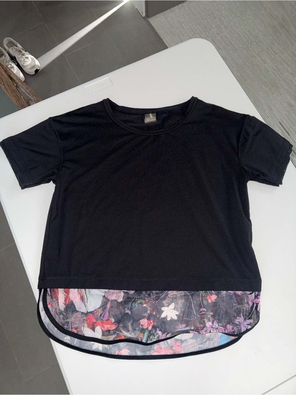 CALIA by Carrie Underwood Black Floral Mesh Layered Hem Active Top Womenโs M